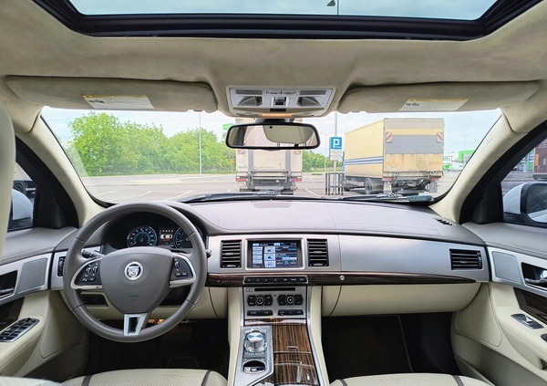 Jaguar XF cena 51900 przebieg: 251121, rok produkcji 2012 z Wyszków małe 211